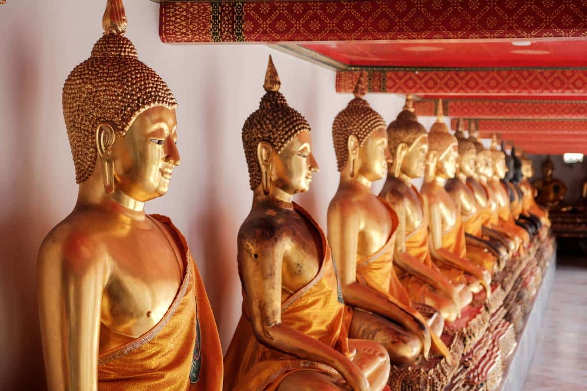 Buddha in tempio Tailandese