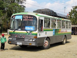 viaggiare in autobus in laos