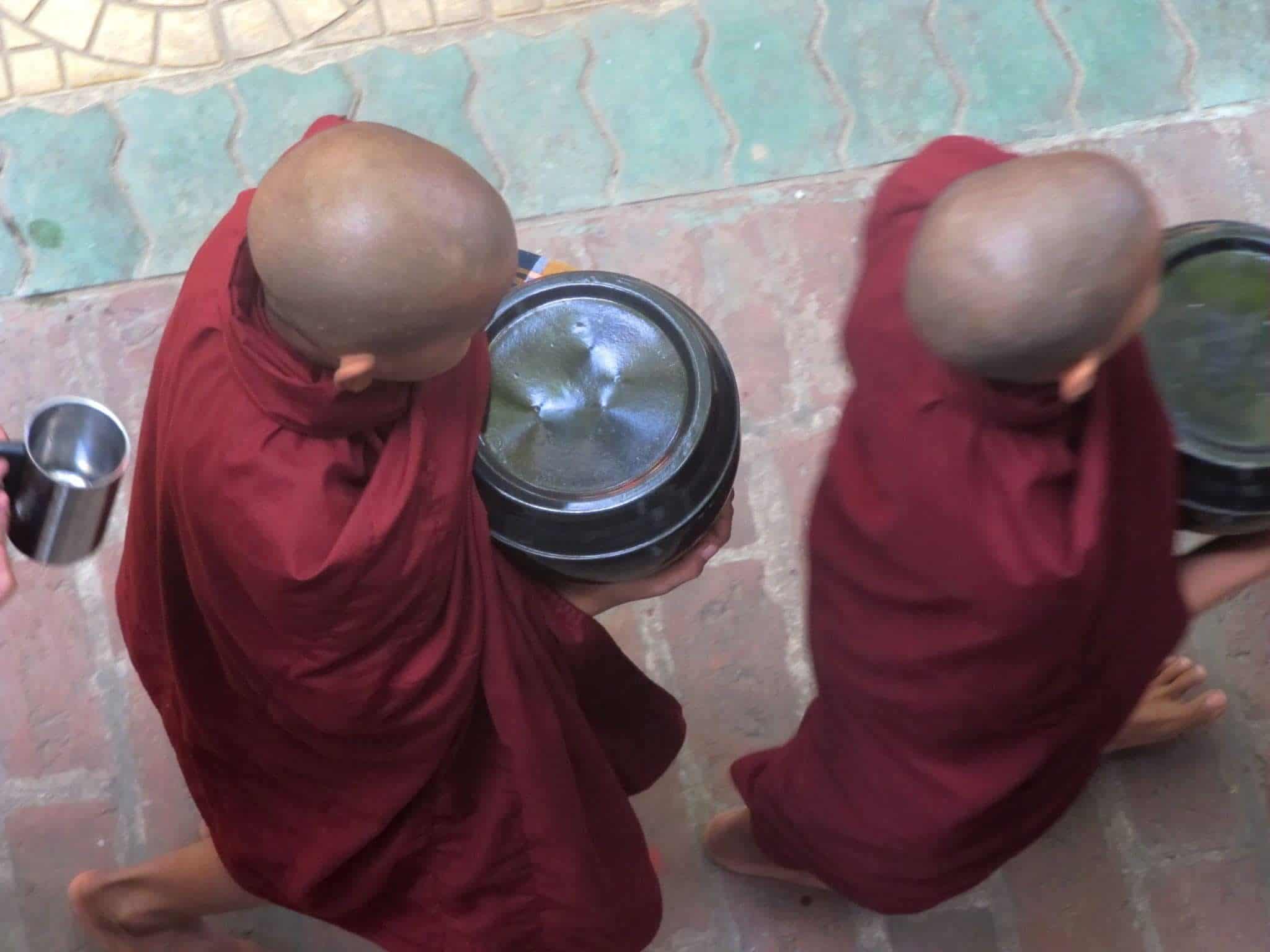 monks breakfast amarapura