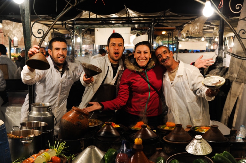 Io con i boys del ristorante a Marrakesh