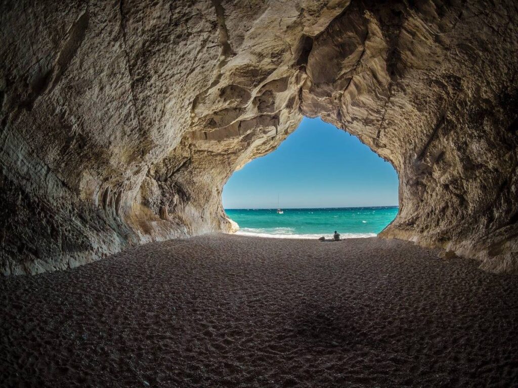 Grotta di Cala Luna 