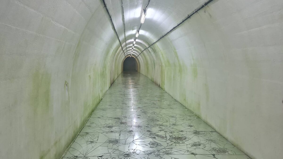Ingresso bunker di Tito in Bosnia