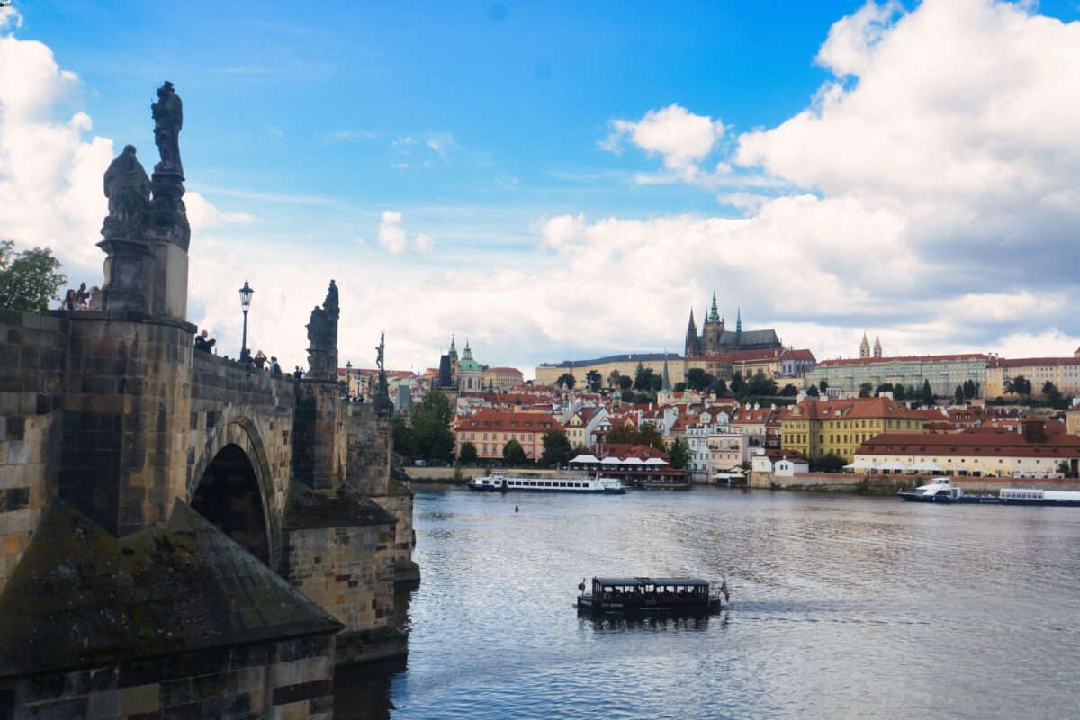 Vista di ponte Carlo a Prago