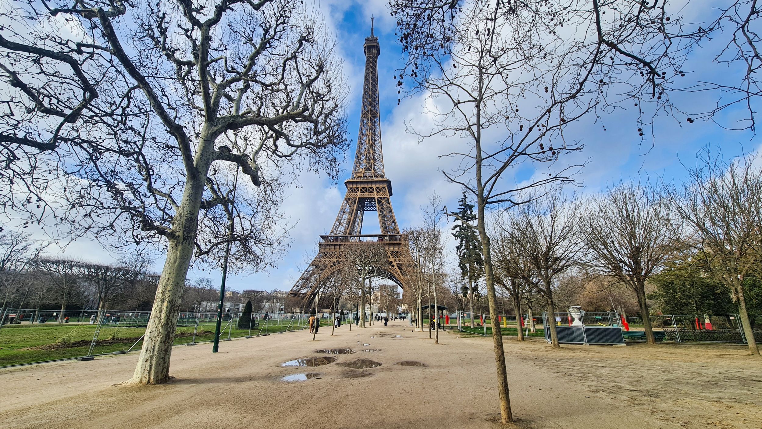 champ de mars Parigi torre eiffel