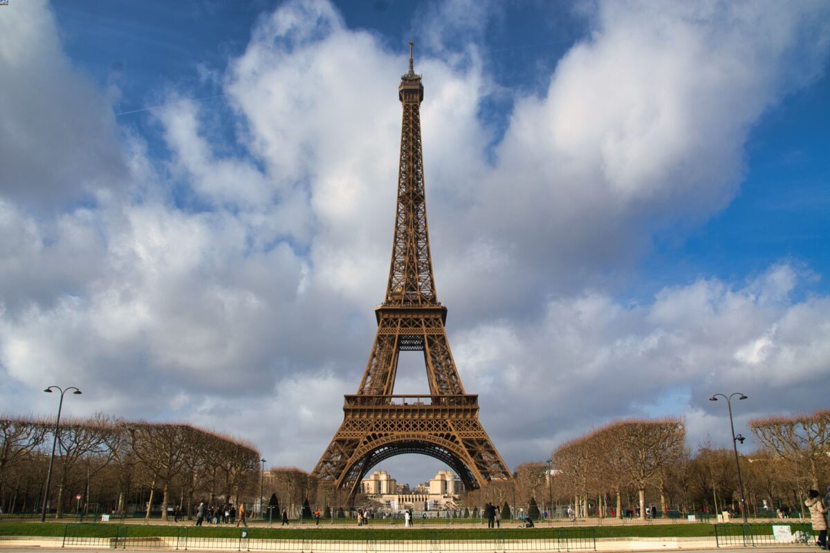 Torre Eiffel a Parigi da campo di Marte